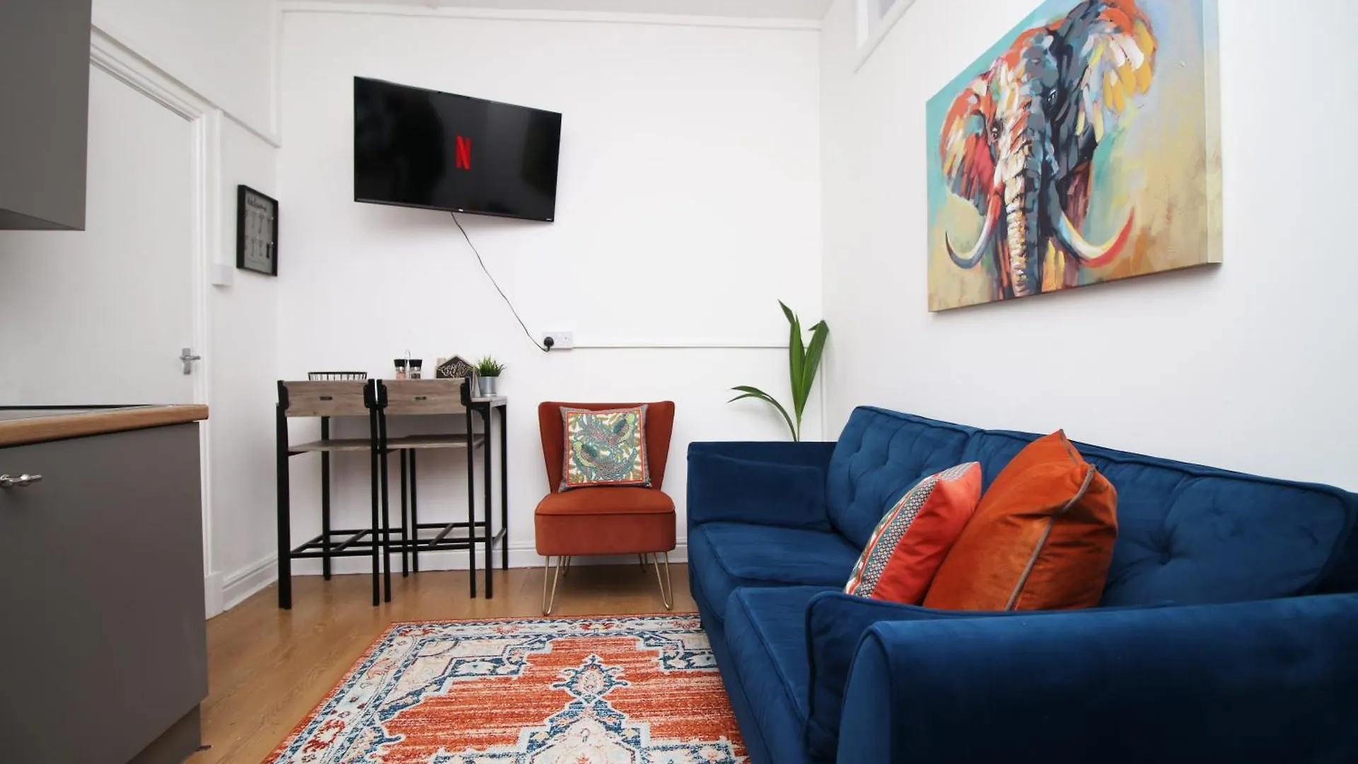 City Stay! Smart Tvs In Every Room! Sleeps 4 & Parking Available, 2 Min Walk To Shops, Bars And Restaurants Cardiff Apartament